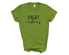 Load image into Gallery viewer, Vacay Vibes tshirt. Matching vacation tshirts. Family matching tshirts.