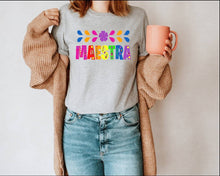 Load image into Gallery viewer, Maestra tshirt, Teacher's t shirts,Teacher Appreciation gifts, Maestra, Regalos maestra