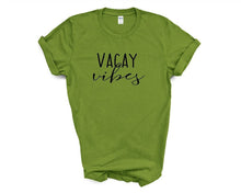 Load image into Gallery viewer, Vacay Vibes tshirt. Matching vacation tshirts. Family matching tshirts.
